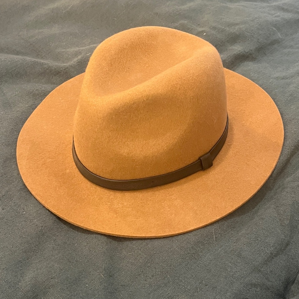 Women’s Tan Felt Fedora Hat with Brown Band